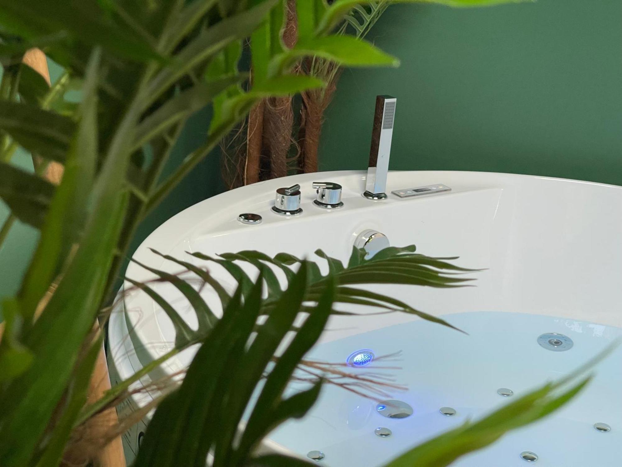 Evasion Exotique - Suite Selva - Jaccuzzi Privatif Amiens Bagian luar foto